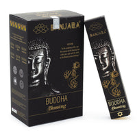 Caja de incienso Banjara Buddha Bendición (Blessing) de color negro con una imagen estilizada de Buda en tonos dorados y el texto 'Buddha Blessing'. Se observa la caja principal y una caja más delgada en ángulo, ambas destacando el diseño elegante y el nombre del incienso, ideal para aromaterapia y armonía en el hogar