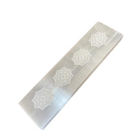 Placa de Selenita Plana con Grabado de Mandalas - 15 cm