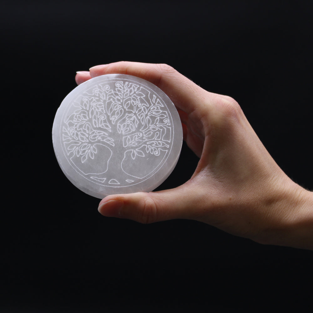 Placa de Selenita Circular con Grabado del Árbol de la Vida - 8 cm